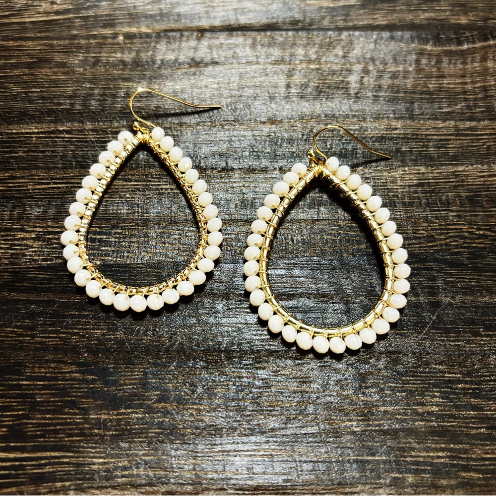 Very Light Pink/Cream Colored Beaded Teardrop Shape Boho Earrings with Gold Tone - Picture 4 of 4